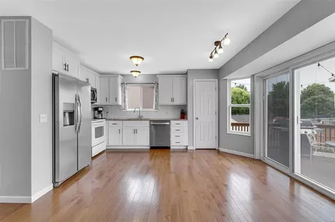 102 Aspencade Cir, Saint Peters, MO 63376 photo 3