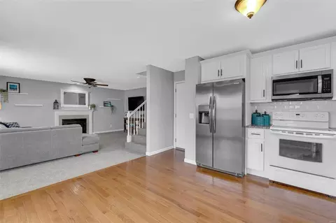 102 Aspencade Cir, Saint Peters, MO 63376 photo 6