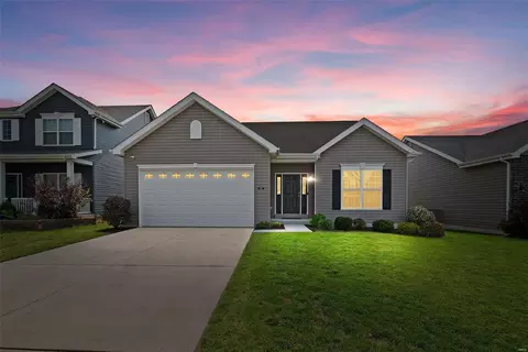224 Charlestowne Place Dr, Saint Charles, MO 63301