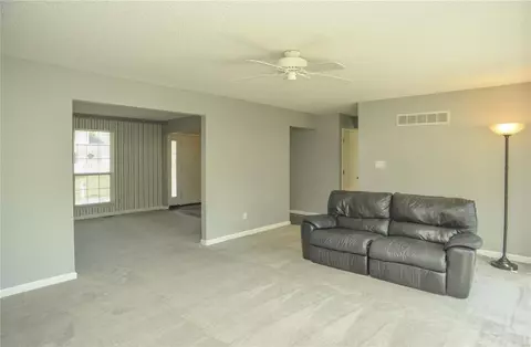 26 Statesman Dr, O'fallon, MO 63368 photo 8