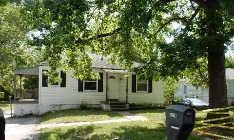10188 Winkler Dr, Saint Louis, MO 63136