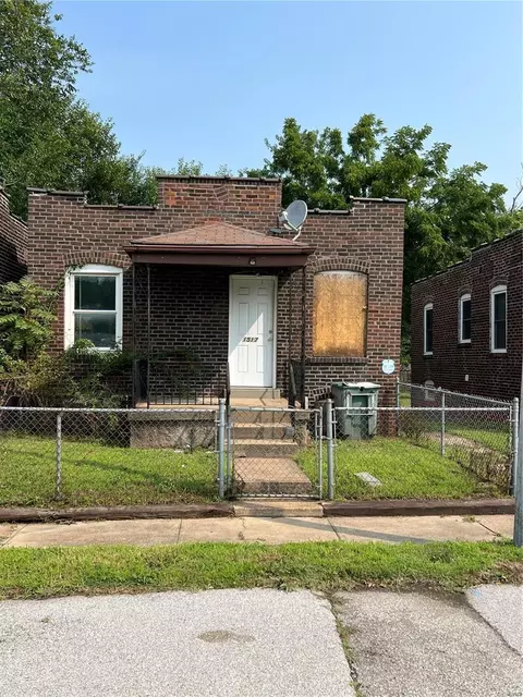 1517 Herder, Saint Louis, MO 63107