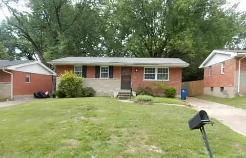 1374 Reale Ave, Saint Louis, MO 63138