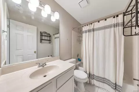 1317 Crossings Ct #B, Ballwin, MO 63021 photo 16