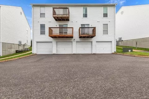 1317 Crossings Ct #B, Ballwin, MO 63021 photo 27
