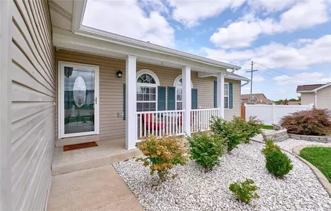 1465 Cochise Dr, O'fallon, MO 63366 photo 3
