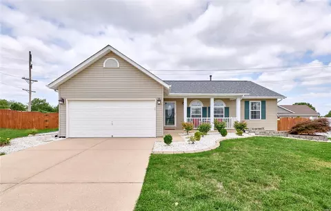 1465 Cochise Dr, O'fallon, MO 63366