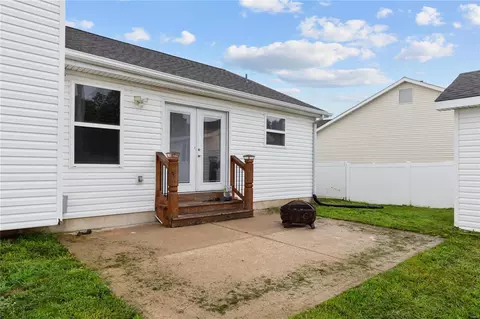 8 Betsys Flag Ct, O'fallon, MO 63366 photo 4