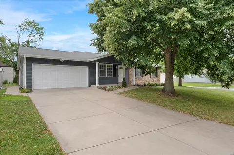 11 Novella Dr, Saint Peters, MO 63376
