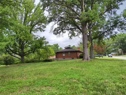 805 Hentschel Pl, Saint Louis, MO 63135