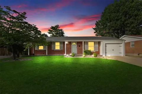 1803 Oliveto Ln, Hazelwood, MO 63042
