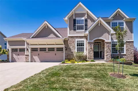 1405 Uthoff Farm Trl, Fenton, MO 63026