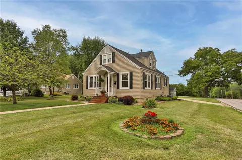303 School St, O'fallon, MO 63366 photo 2