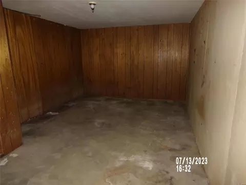9782 Flora Ave, Saint Louis, MO 63114 photo 11