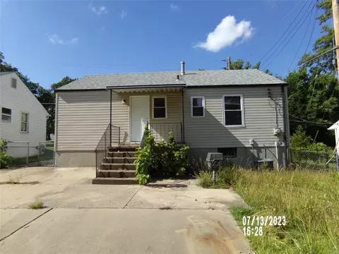 9782 Flora Ave, Saint Louis, MO 63114 photo 2