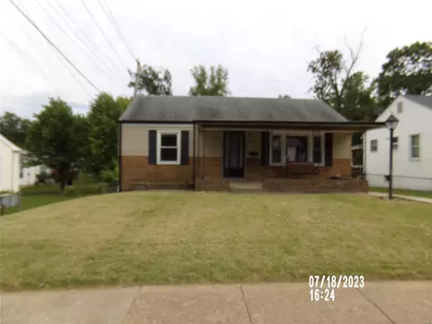 9782 Flora Ave, Saint Louis, MO 63114