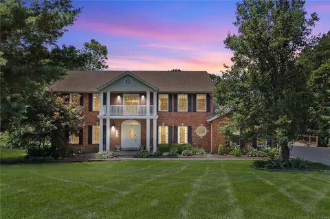 3706 Paradise Circle Ct, Florissant, MO 63034