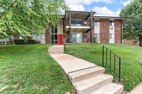 9949 Bunker Hill Dr #H, Saint Louis, MO 63123