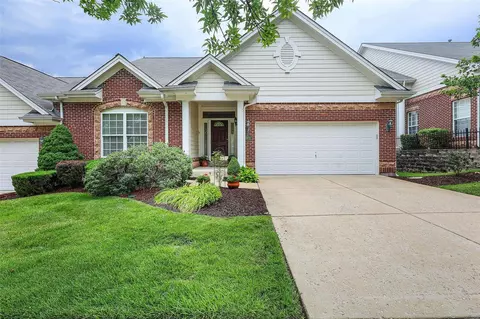 16629 Equestrian Ln, Chesterfield, MO 63005
