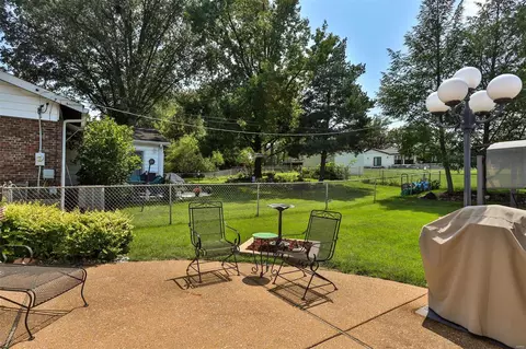 5433 Danforth Dr, Saint Louis, MO 63129 photo 15