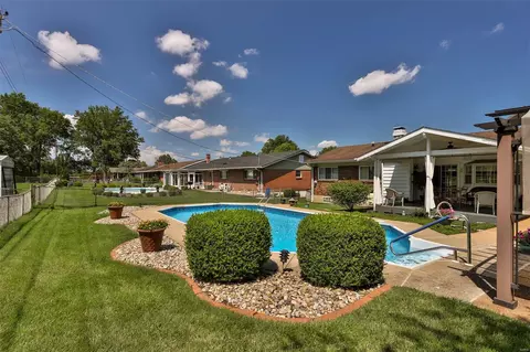 5433 Danforth Dr, Saint Louis, MO 63129 photo 17