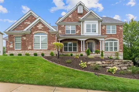 13029 Pagada Pkwy, Sunset Hills, MO 63127
