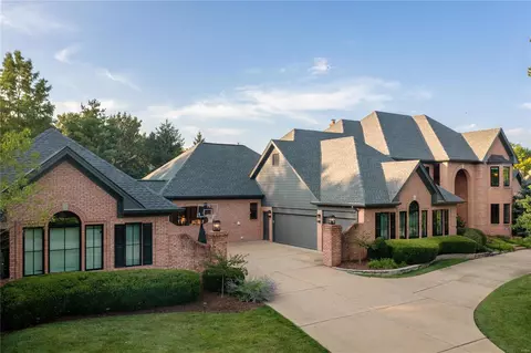 13555 Weston Park Dr, Saint Louis, MO 63131