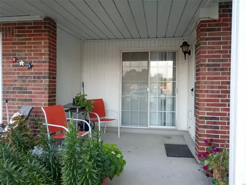 1707 Mayenne Ct #A, Saint Louis, MO 63125