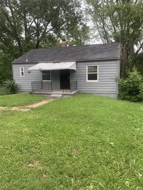 10168 Winkler Dr, Saint Louis, MO 63136