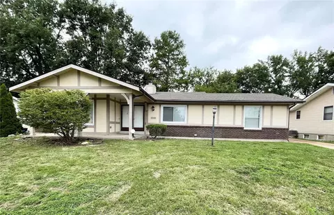 12101 Jerries Ln, Florissant, MO 63033