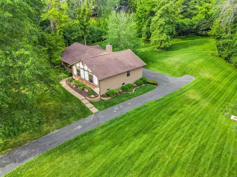 704 Grand Glen Dr, Manchester, MO 63021 photo 2