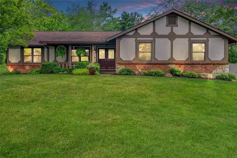 704 Grand Glen Dr, Manchester, MO 63021