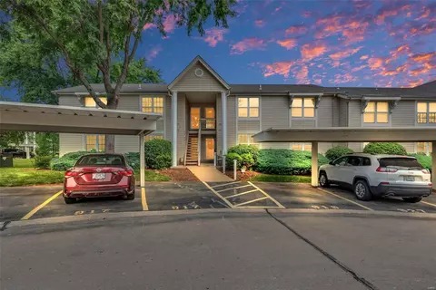 919 Sugar Lake Ct #2, Saint Peters, MO 63376