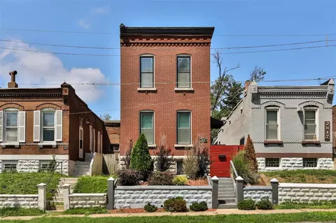 2819 Osceola St, Saint Louis, MO 63111