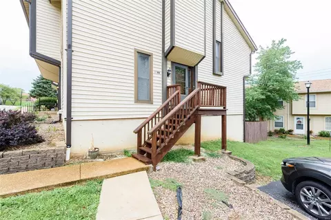 158 Beard Dr #D, Eureka, MO 63025 photo 2