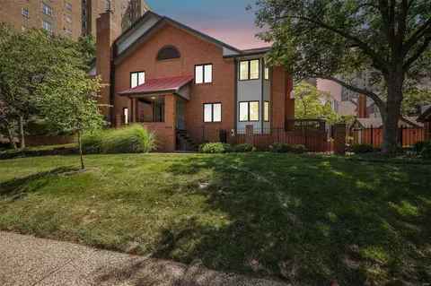 4454 Lindell Blvd #24, Saint Louis, MO 63108