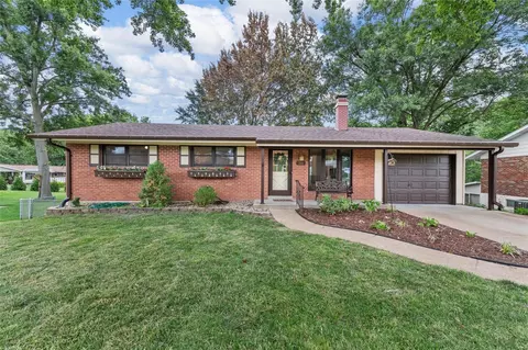 816 Ricewood Dr, Saint Louis, MO 63129