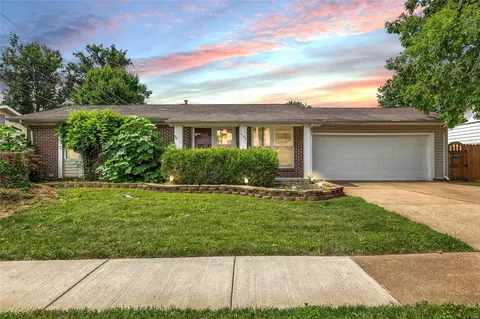 1590 Flordawn Dr, Florissant, MO 63031