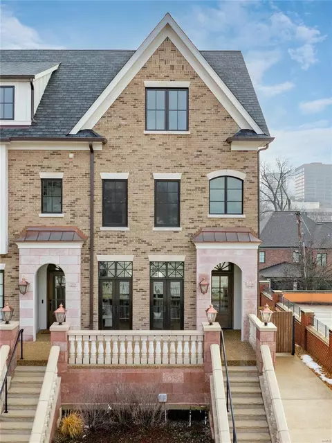 114 Gay Ave, Saint Louis, MO 63105