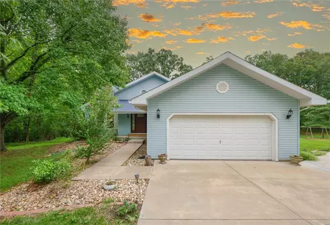 26 Jacks Cabin Dr, Defiance, MO 63341