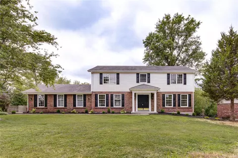 12116 Royal Valley Dr, Saint Louis, MO 63141