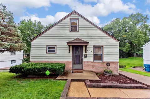 8718 Ezra Dr, Saint Louis, MO 63114