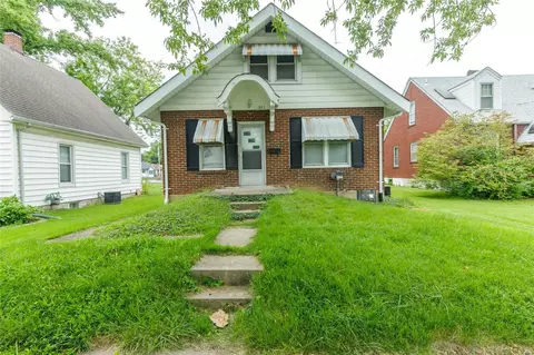 1203 Lindenwood Ave, Saint Charles, MO 63301
