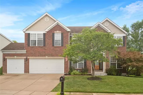 221 Tanner Dr, Wentzville, MO 63385