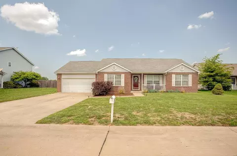 2425 Coniferous Dr, Belleville, IL 62221 photo 1