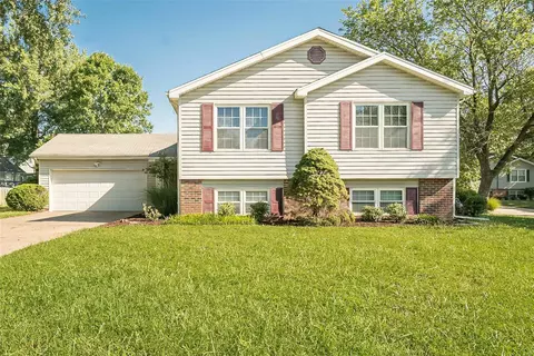 144 Country Brook Ct, Saint Charles, MO 63303