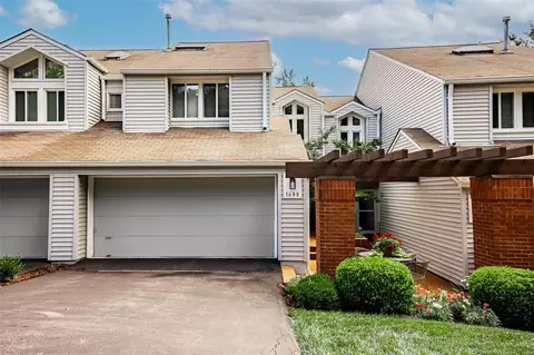 1688 Ridgeview Circle Dr, Ballwin, MO 63021