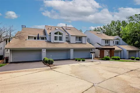 1688 Ridgeview Circle Dr, Ballwin, MO 63021 photo 2