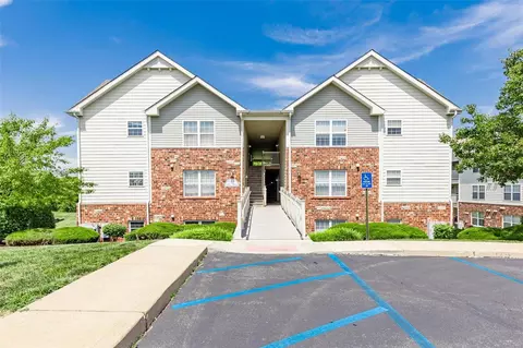 1433 Piedmont Cir, St. Peters, MO 63304