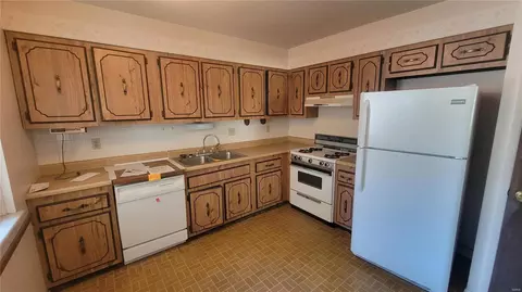 994 Claygate Ct, Manchester, MO 63021 photo 2